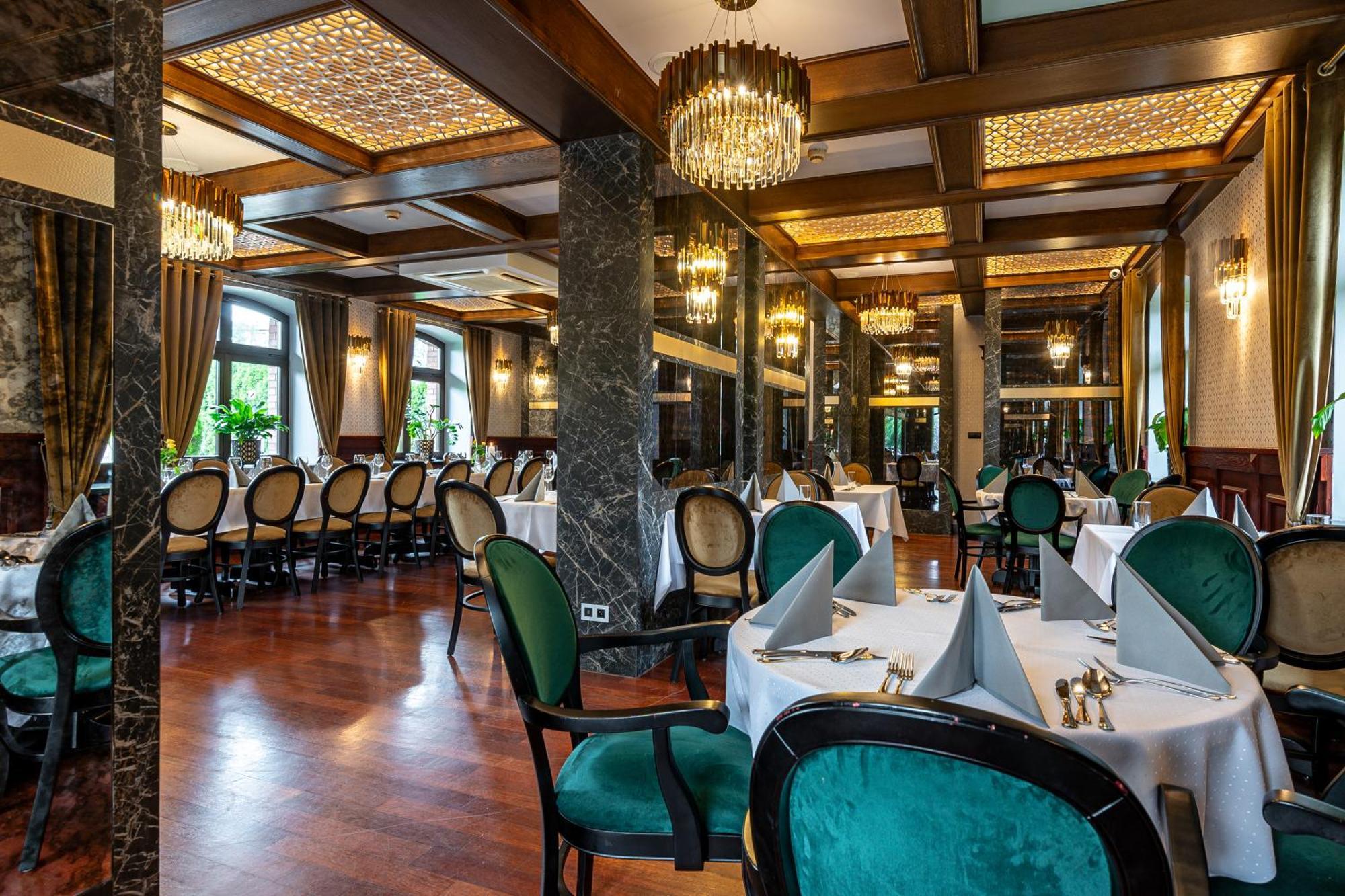 Hotel Galicja Superior Wellness & Spa Oświęcim Exteriör bild